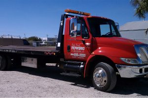 Read more about the article Towing Lehigh Acres | Emergency Towing Services